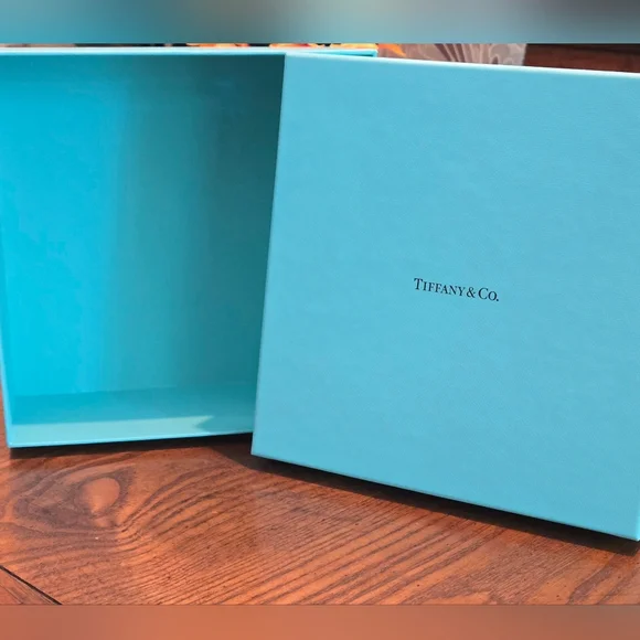 Tiffany & Co. Blue Box Empty - Picture 3 of 8